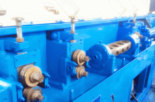 Machine de redressement des barres d'armature intelligente